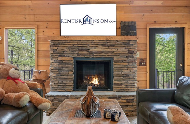 Amazing Premium Cabin-HotTub-Free Tickets-Dual Masters-Fireplace/Pit-Near Big Cedar-CarCharger