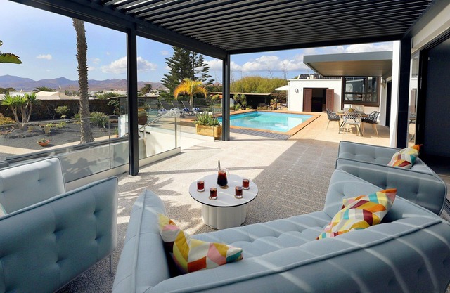 Amazing Puerto Del Carmen Villa | 4.