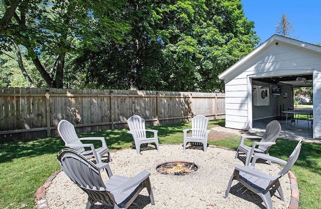 Amazing Southshore Retreat * Game Room & Fire pit