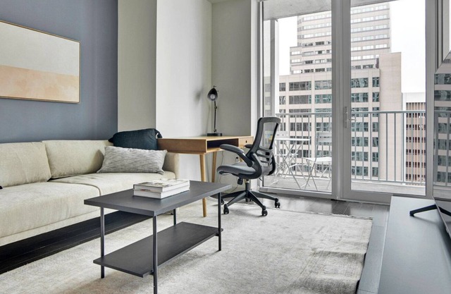 Amazing Upper Downtown 1BR w/ Gym & Pool near 16th St Mall, by Blueground