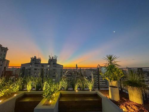 Amazing Views in City Center Ideal for Remote Work