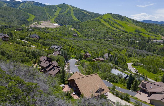 Amazing Views - Private Hot Tub - 30 Day Min Stay - Dogs Considered
