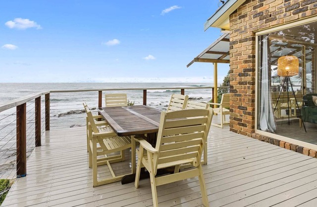 Amazing Water-Front Family Escape - Blue Bay