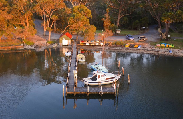 Amazing waterfront views, scenery, bird-life, free kayaks & private jetty