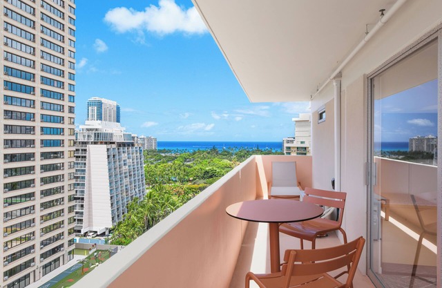 Ambassador Hotel of Waikiki, Tapestry Collection by Hilton