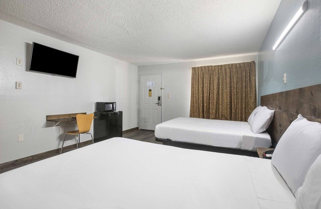 Americas Best Value Inn Stockbridge