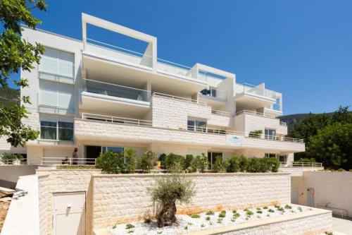 AMES Apartments Komiza