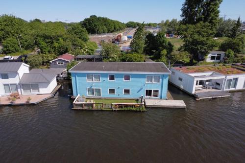 Amster Houseboat Bed without Breakfast