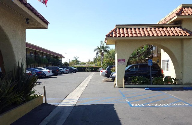Anaheim Astoria Inn & Suites