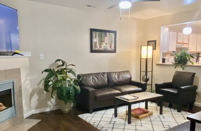 Anchor to a five star experience to this entire townhouse a hidden jewel of Jax.