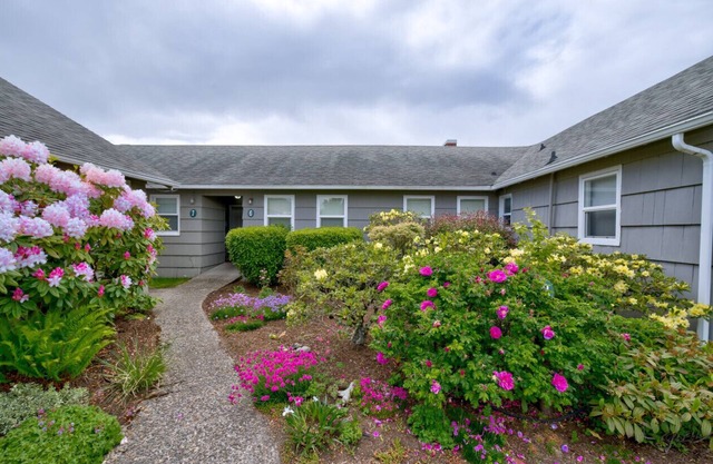 Anchorage Cottages Unit 6 Dog friendly and close to the beach