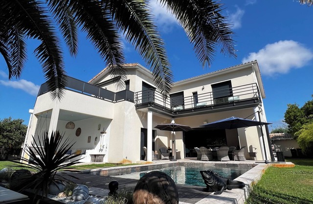 Andernos Les Bains, La Villa Des Trois Pins