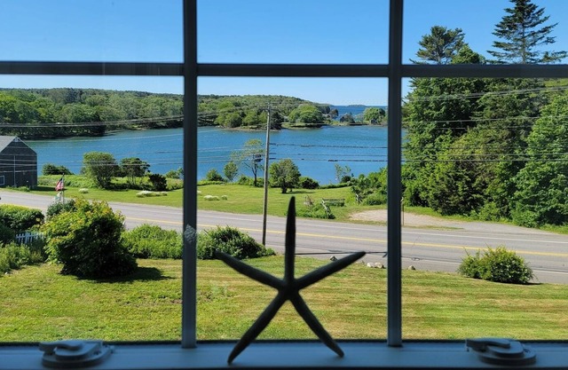 ANDERSEN HOUSE | FAMILY RETREAT | EAST BOOTHBAY | PET FRIENDLY