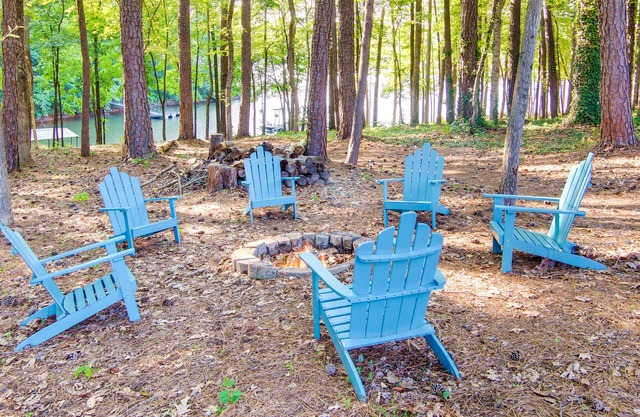 Anderson Lakefront Vacation Rental w/Dock