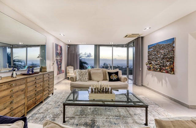 Anella 2 - Camps Bay