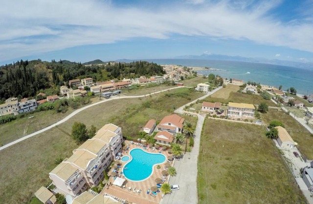 Anemona Beach apartments