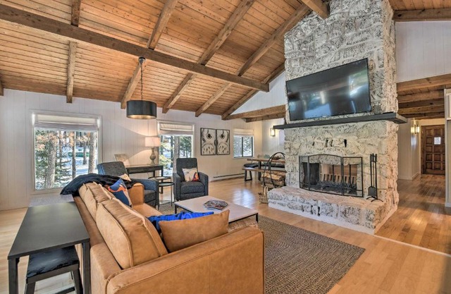 Angel Fire Cabin Less Than 3 Miles to Skiing, Golf and Lake