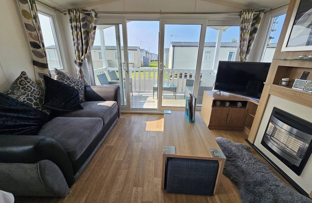 Angie 2 Bed Rhyl Robinhood