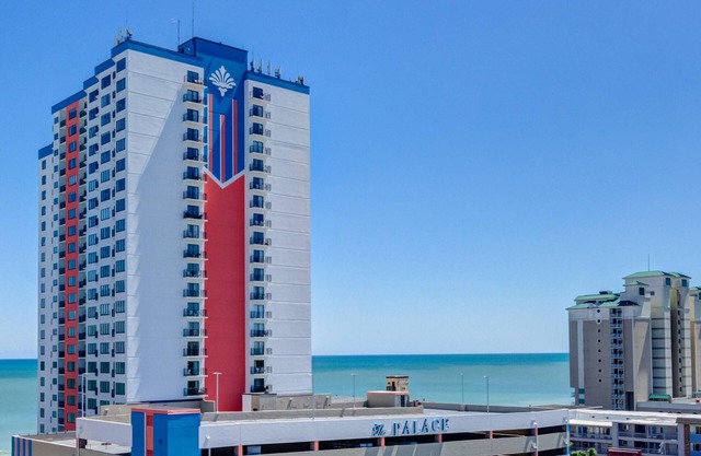 Angle Oceanfront Sun Suite w/Balcony + Official On-Site Rental Privileges