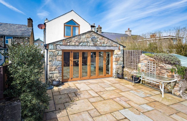 Angorfa - Four Bedroom House, Sleeps 8