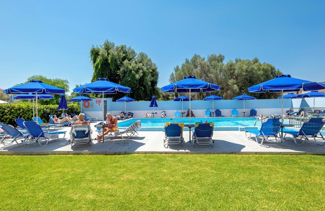 Anixis Hotel