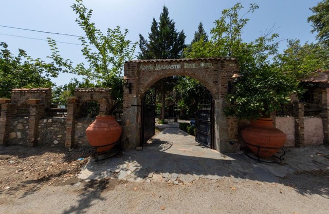 Antique Manastir Boutique Hotel