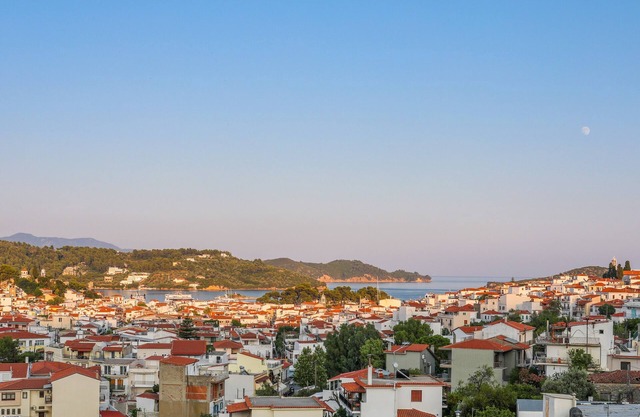 Antonia House