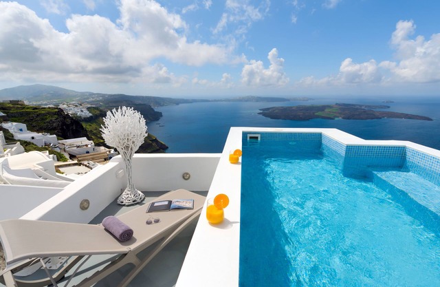 Antrum Cave Villa