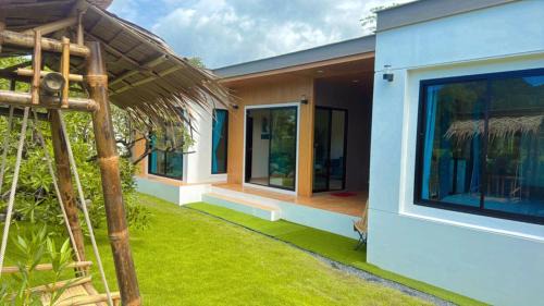 Ao Nang Escapes Tropical Villas & Studios