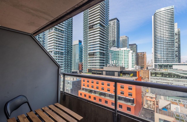 AOC Suites - Heart of Downtown Condo