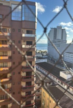 Ap uma esquina da praia