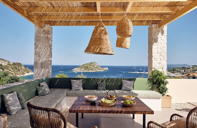 Apaggio Luxury Villa - Sea Views & Private Pool
