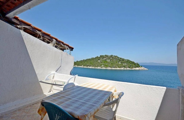 Apartments and Rooms Barbara (53781-A2) - Zaklopatica - island Lastovo