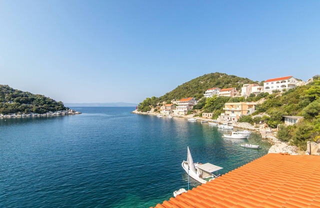 Apartment Marina (53212-A3) - Zaklopatica - island Lastovo