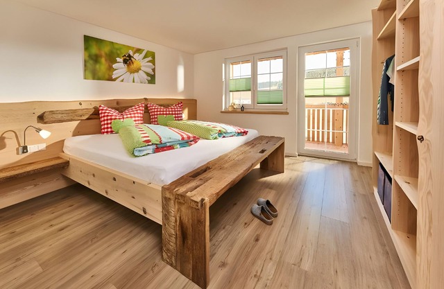 Apartment 'Bienenstock, 92 Qm' with Mountain View, Private Garden and Wi-Fi