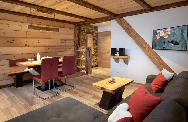 Apartment 'Talblick Mit 80qm' with Mountain View, Private Terrace and Wi-Fi