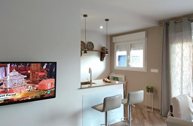 Apartamento a 150 metros del Mar, parking y Wifi
