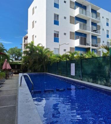 Apartamento con picina en zona hotelera