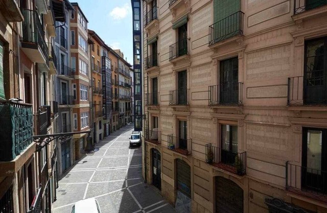 Apartamento en el Casco Antiguo de Pamplona - Ayla Ayuntamiento
