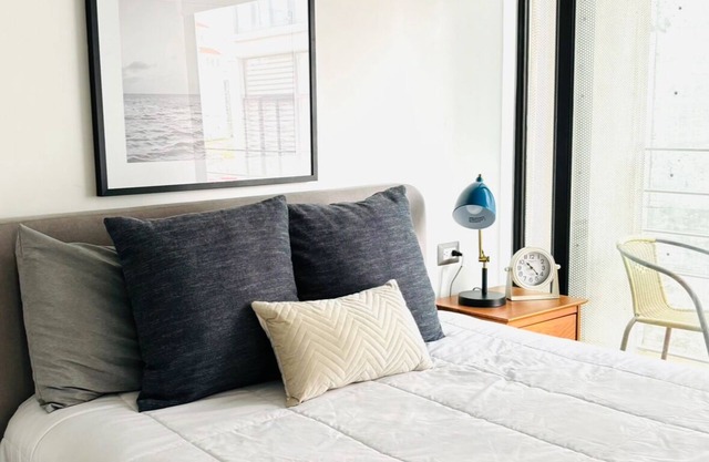 Apartamento moderno limpio con balcón área Cayala Embajada USA Explanada UValle