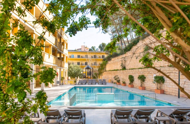 Apartamentos Flor los Almendros