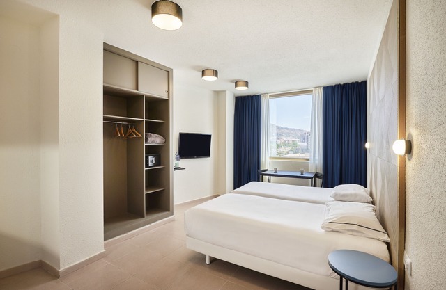 Apartamentos Hesperia Sant Joan