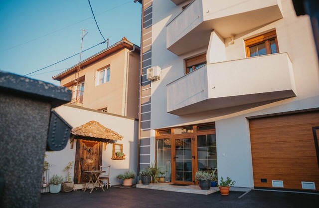 Apartmani "Almira"