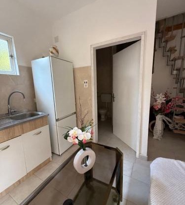 Apartmani Lovorike