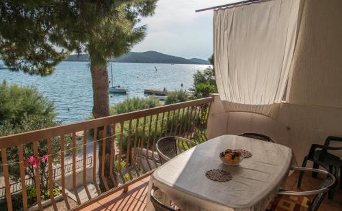 Apartmani Mima - Shoreline house