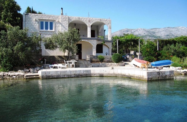 Apartmans and Rooms Dunjini Dvori