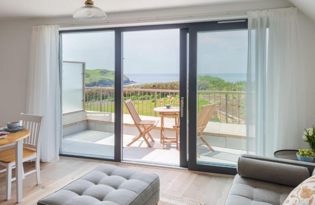Apartment 14, Withie Cove