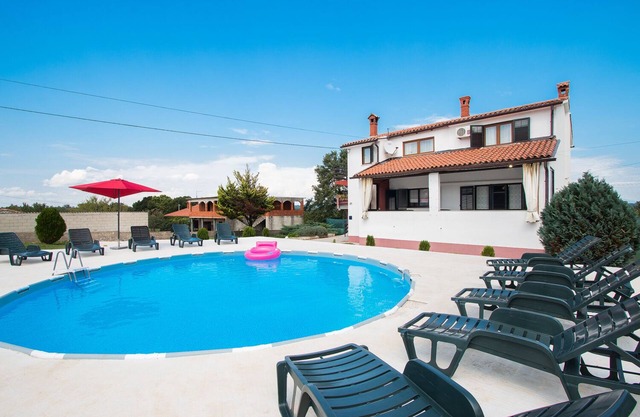 Apartment 1816/21518 (Istria - Barban), 8000m from the beach