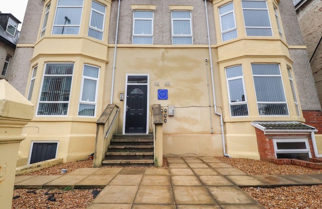 APARTMENT 2 @ BLACKPOOL SLEEPOVER, pet friendly in Blackpool