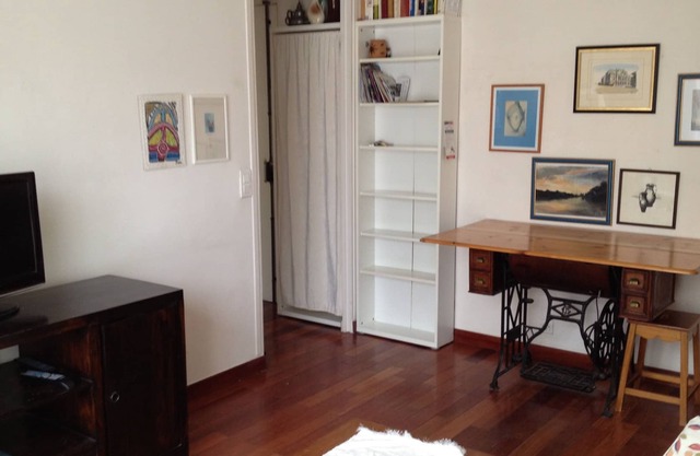 Apartment (2 persons) ideal for visits of 2 weeks to 6 months in Paris